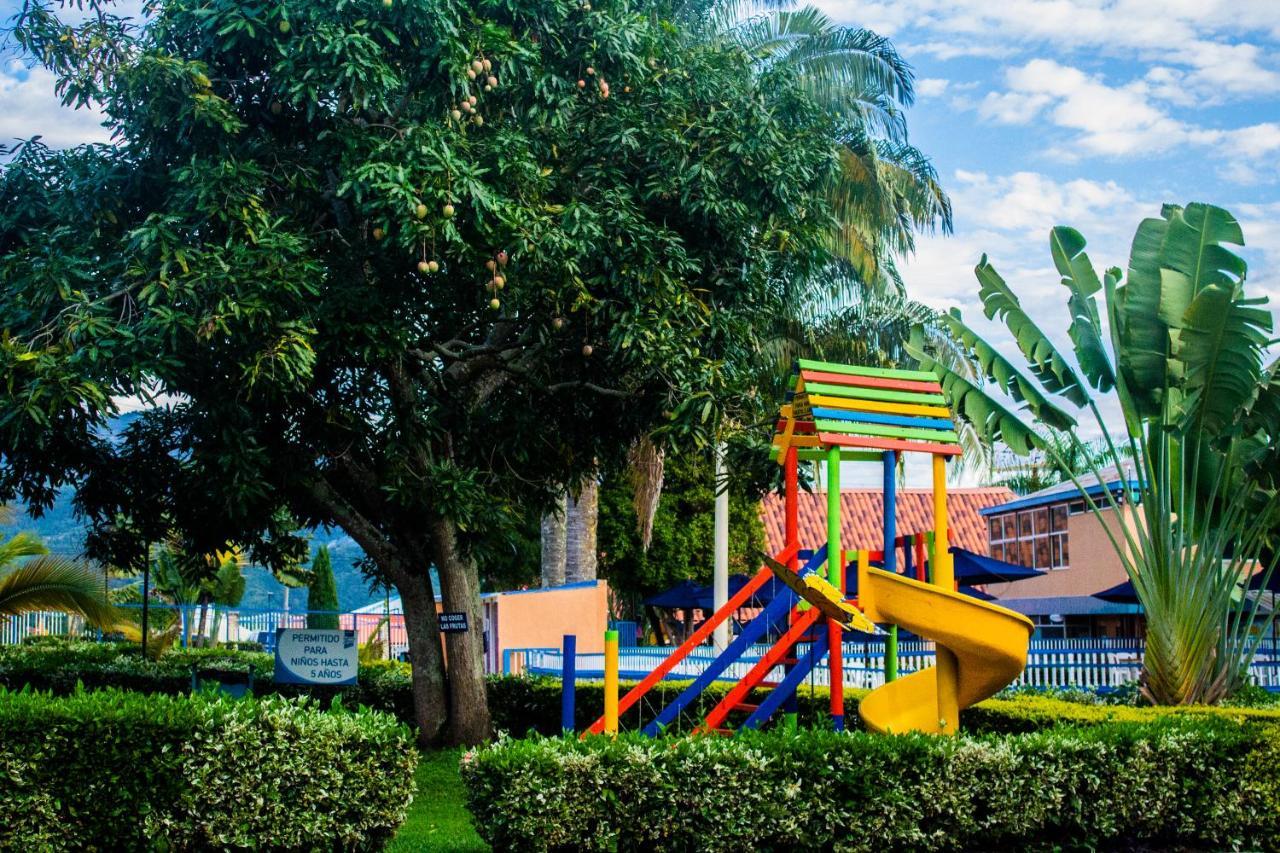 Hotel Chinauta Real ภายนอก รูปภาพ