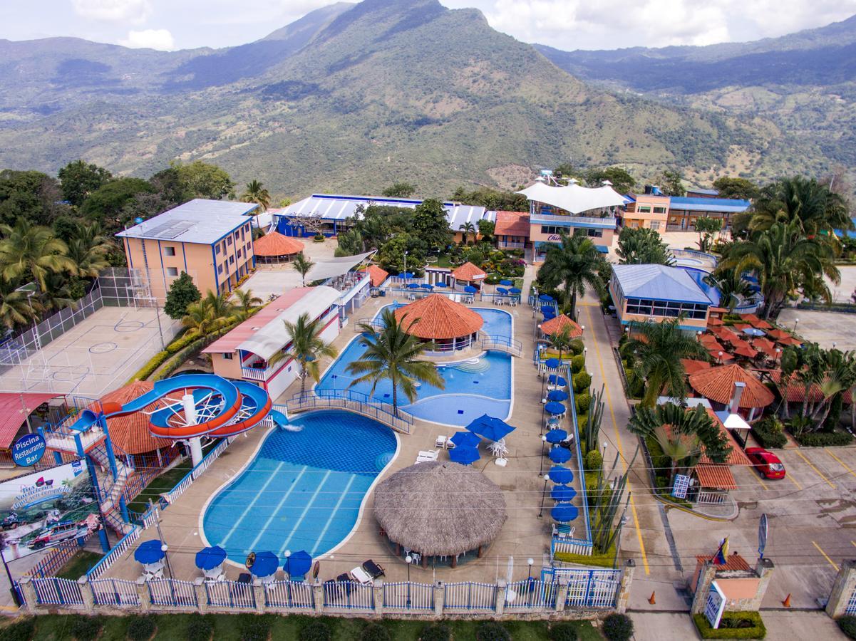 Hotel Chinauta Real ภายนอก รูปภาพ